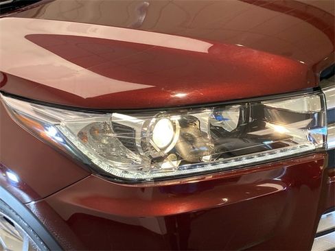 Used 2019 Toyota Highlander Limited image 6