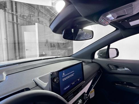 Used 2025 Honda Prologue EX image 15