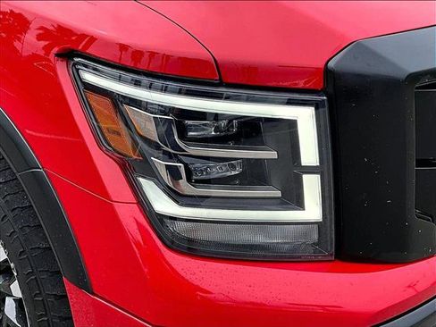 Used 2021 Nissan Titan PRO-4X w/ Pro-4x Convenience Package image 28