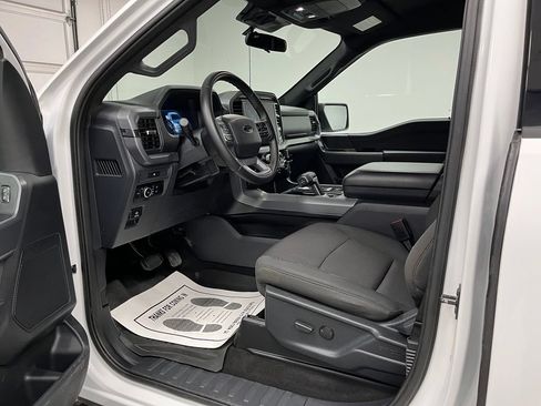 Used 2025 Ford F150 XLT w/ Equipment Group 301A Standard AWD/4WD image 17