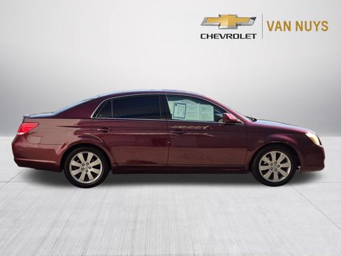 Used 2005 Toyota Avalon Touring FWD image 4