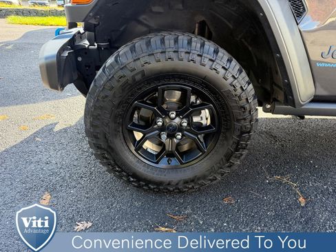 Used 2024 Jeep Wrangler Unlimited image 12