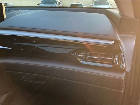 Used 2023 Acura MDX FWD w/ Technology Package image 17