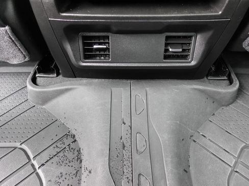 Used 2023 Chevrolet Silverado 1500 Custom image 38