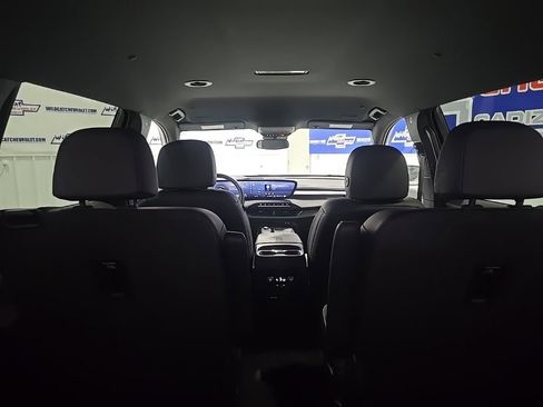 Used 2025 Buick Enclave Preferred image 24