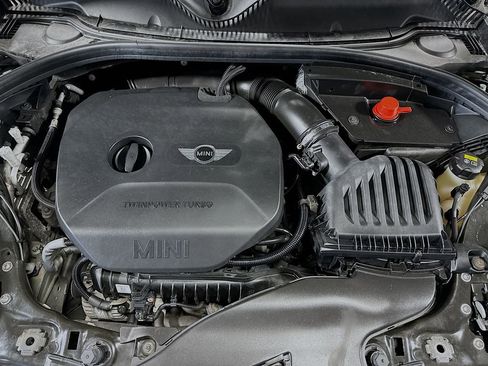 Used 2017 MINI Cooper Clubman ALL4 w/ Premium Package image 29