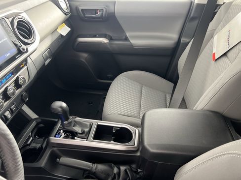 Used 2023 Toyota Tacoma SR5 w/ Technology Package image 29