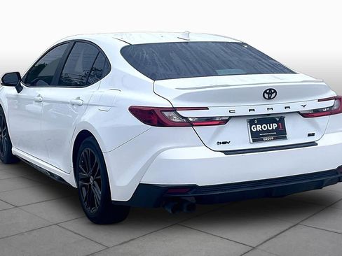 Used 2025 Toyota Camry SE w/ Convenience Package image 12