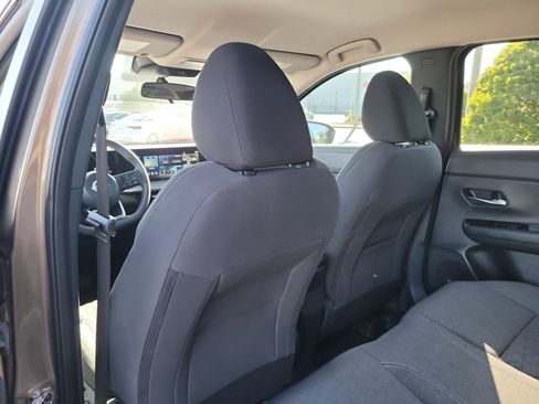 Used 2025 Nissan Kicks SV image 13