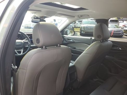 Certified 2024 Chevrolet Trax ACTIV w/ Sunroof Package FWD image 9
