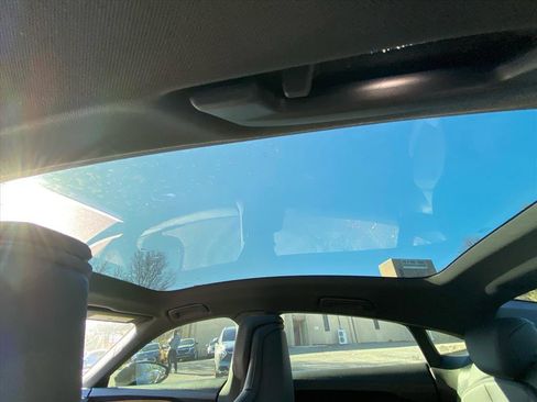 Used 2022 Audi e-tron GT Premium Plus image 18