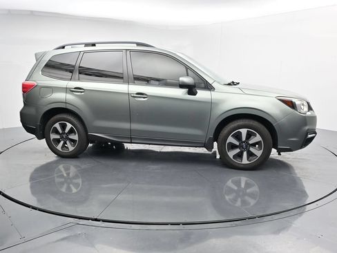 Used 2017 Subaru Forester 2.5i Premium w/ Protection Package #1 AWD/4WD image 9