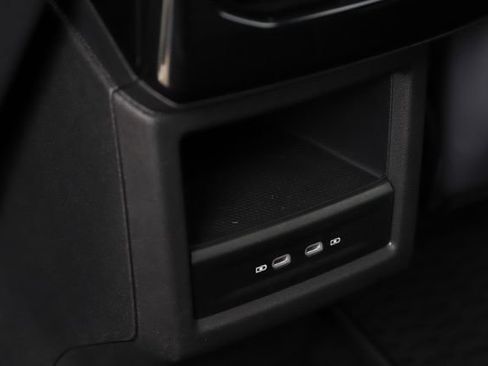 Used 2025 Volkswagen ID.4 Pro AWD/4WD image 16