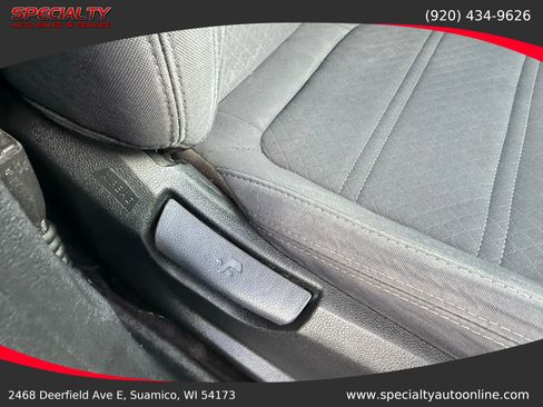 Used 2017 Kia Sorento LX image 33