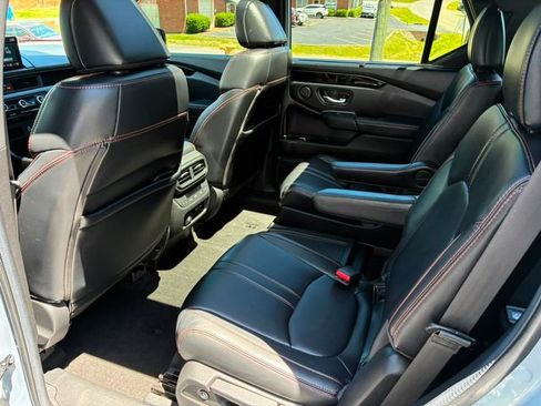 Used 2024 Honda Pilot TrailSport image 19
