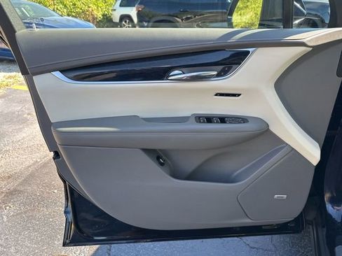 Certified 2022 Cadillac XT6 Premium Luxury w/ Technology Package image 9