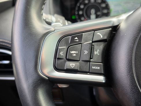 Used 2019 Jaguar F-PACE S image 31