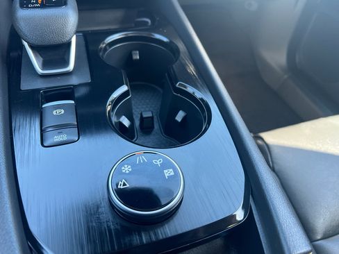 Used 2024 Nissan Rogue SL w/ SL Premium Package image 26