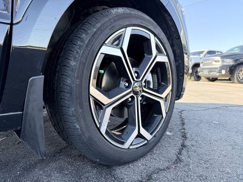 Used 2024 Kia Niro SX Touring image 32