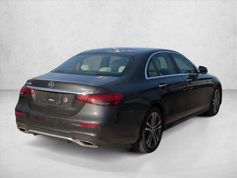Used 2023 Mercedes-Benz E 350 4MATIC Sedan image 5