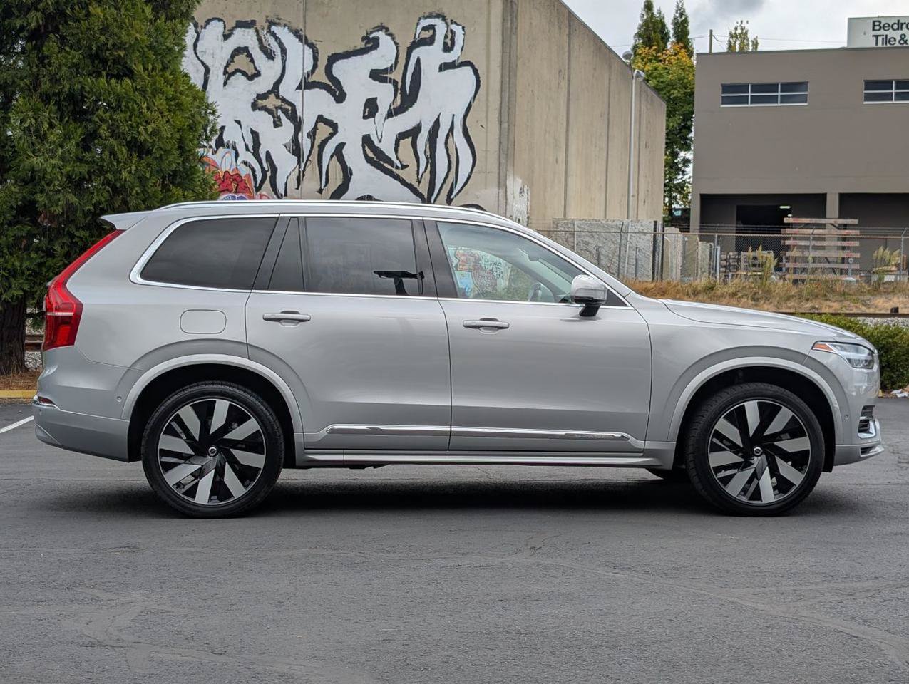 Used 2023 Volvo XC90 T8 Plus w/ Protection Package Premier AWD/4WD image 8