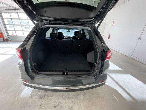Used 2018 Chevrolet Equinox Premier AWD/4WD image 23