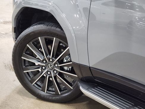 Used 2024 Lexus GX 550 w/ Accessory Package (Z1) image 23