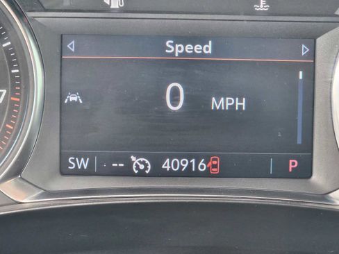 Used 2023 Chevrolet Traverse LT FWD image 26