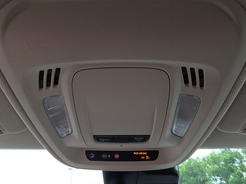 Used 2022 Buick Envision Preferred FWD image 24