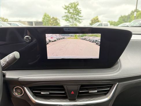 Used 2024 Buick Encore GX Preferred FWD image 27