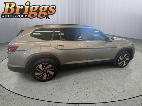 Used 2025 Volkswagen Atlas SE AWD/4WD image 5