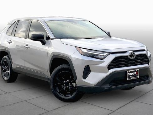 Used 2025 Toyota RAV4 LE FWD image 3