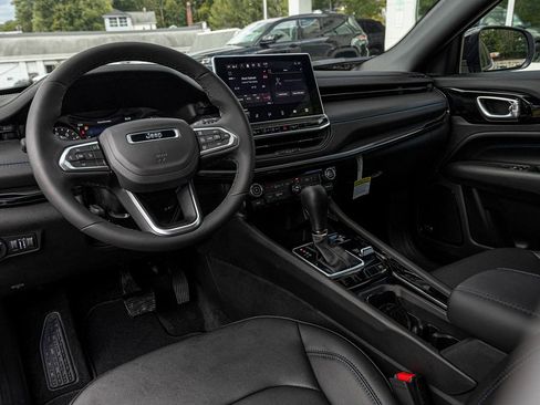 New 2025 Jeep Compass Limited w/ Sun & Sound Group image 17