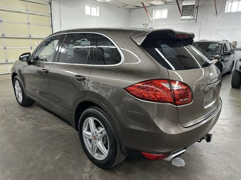 Used 2013 Porsche Cayenne Diesel AWD/4WD image 5