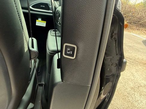New 2026 Chrysler Pacifica Select FWD image 62