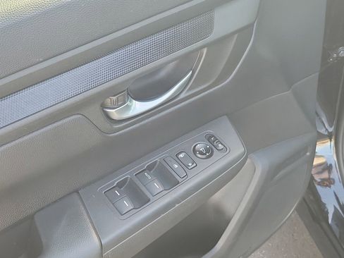 Used 2023 Honda CR-V LX image 15