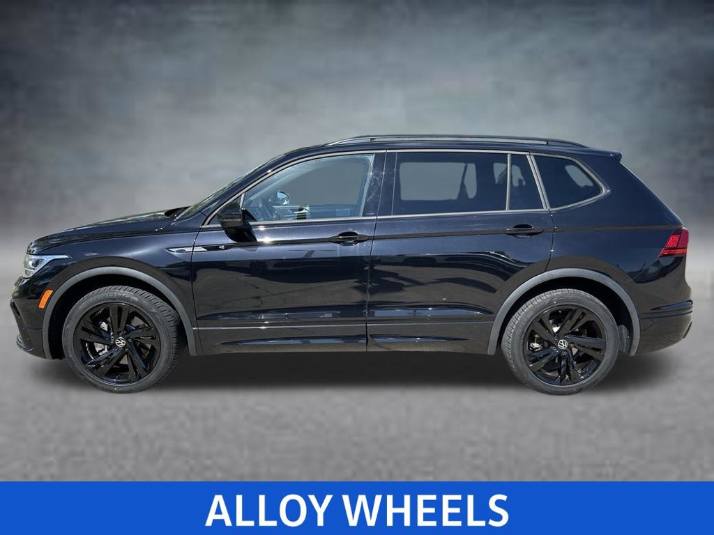 Certified 2023 Volkswagen Tiguan SE R-Line FWD image 3