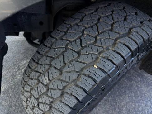 Used 2016 Nissan Frontier SV AWD/4WD image 24