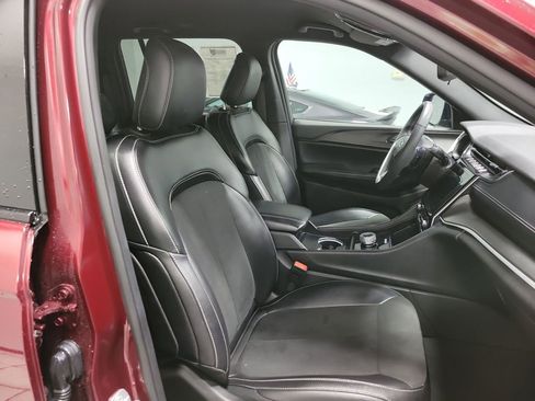 Used 2024 Jeep Grand Cherokee Altitude image 21