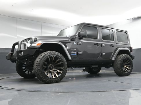 Used 2021 Jeep Wrangler Unlimited Sahara image 24