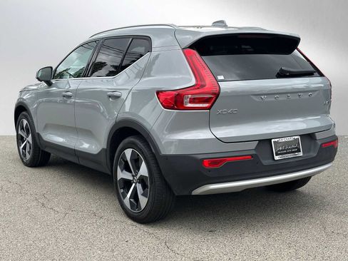 Certified 2025 Volvo XC40 B5 Plus AWD/4WD image 6