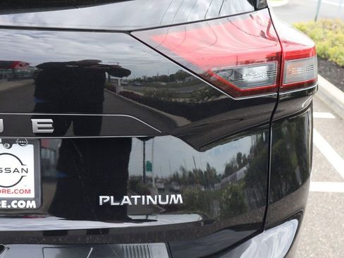 Certified 2025 Nissan Rogue Platinum FWD image 35
