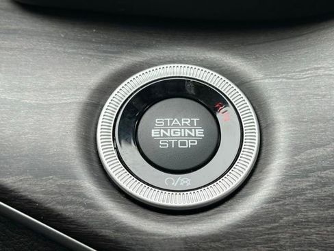 Used 2021 Jeep Grand Cherokee L Limited image 17