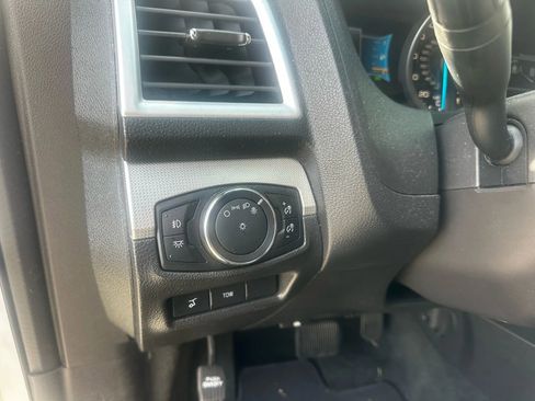 Used 2015 Ford Explorer XLT w/ Equipment Group 202B image 22