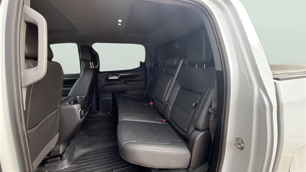 Used 2022 GMC Sierra 1500 SLT w/ SLT Premium Plus Package AWD/4WD image 16