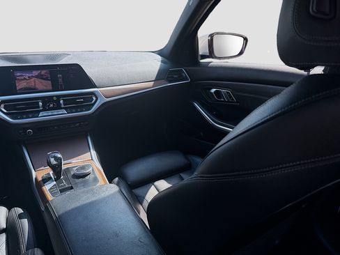 Used 2019 BMW 330i xDrive Sedan w/ Convenience Package AWD/4WD image 21