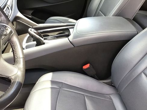 Used 2021 Buick Enclave Essence w/ Sound and Sites Package image 21