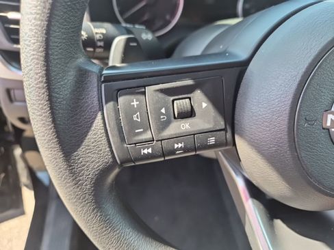 Used 2024 Nissan Rogue SV FWD image 24