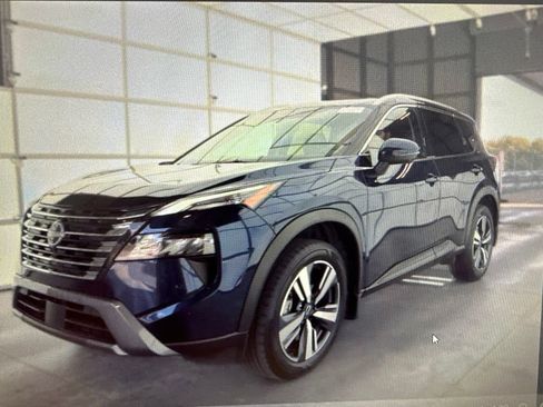 Used 2025 Nissan Rogue SL w/ Tech Package AWD/4WD image 1