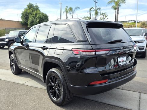 New 2025 Jeep Grand Cherokee Altitude image 3